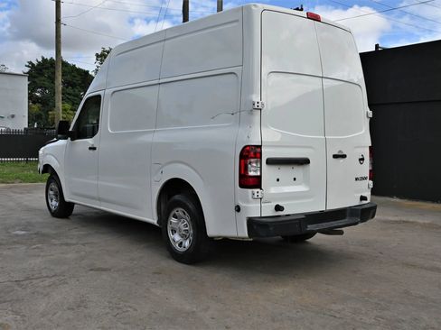 Used 2019 Nissan NV 2500 SV image 3