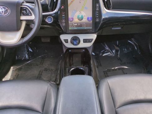 Used 2018 Toyota Prius Prime Premium FWD image 18