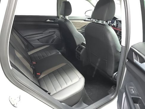 Used 2024 Volkswagen Taos SEL AWD/4WD image 18