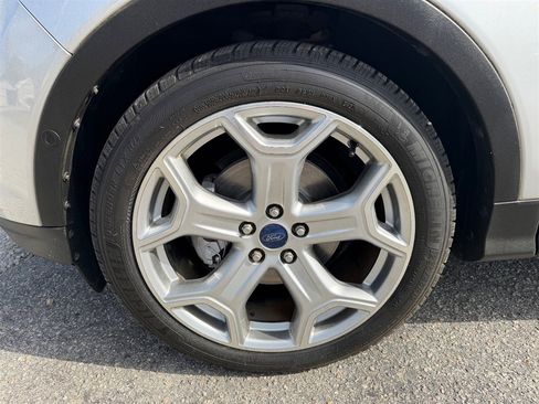 Used 2017 Ford Escape Titanium w/ Equipment Group 301A FWD image 10