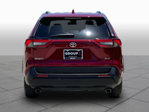 Used 2025 Toyota RAV4 XLE FWD image 5