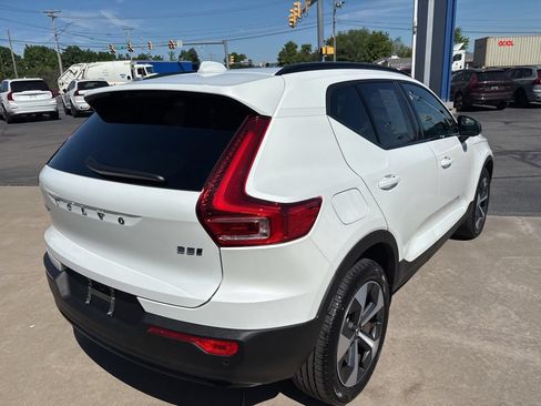 Certified 2026 Volvo XC40 B5 Plus AWD/4WD image 6