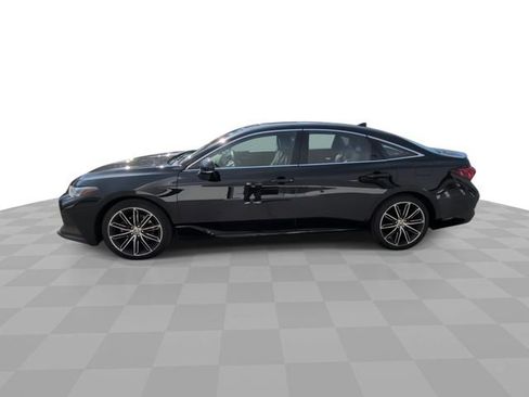 Used 2021 Toyota Avalon Touring FWD image 5