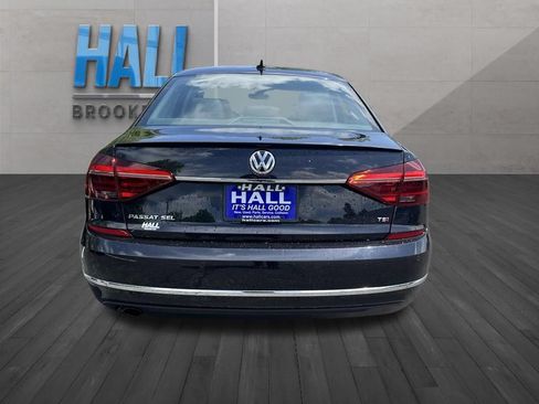 Used 2018 Volkswagen Passat 2.0T SEL Premium FWD image 4