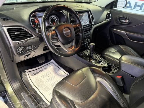 Used 2019 Jeep Cherokee Limited image 34