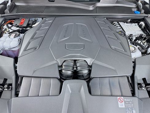 New 2026 Porsche Cayenne Turbo image 33