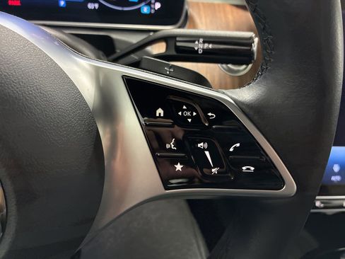 Used 2025 Mercedes-Benz C 300 4MATIC Sedan image 11