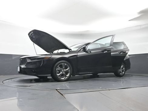 Used 2023 Honda Accord EX-L image 43
