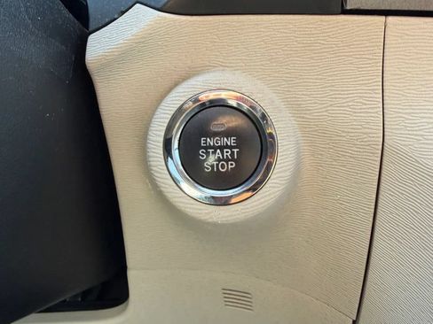 Used 2012 Toyota Venza XLE FWD image 28