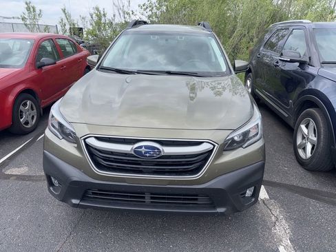 Used 2020 Subaru Outback Premium AWD/4WD image 2