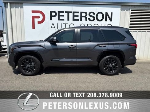 Used 2024 Toyota Sequoia Platinum AWD/4WD image 7