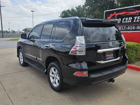 Used 2019 Lexus GX 460 w/ Navigation Package image 3