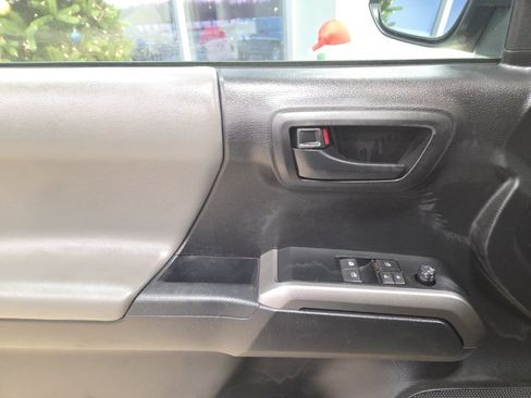 Used 2019 Toyota Tacoma SR5 image 11