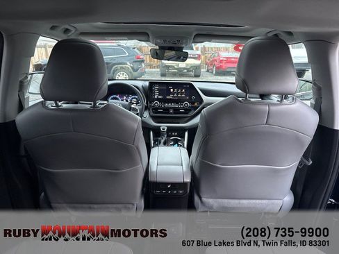 Used 2023 Toyota Highlander Limited image 28