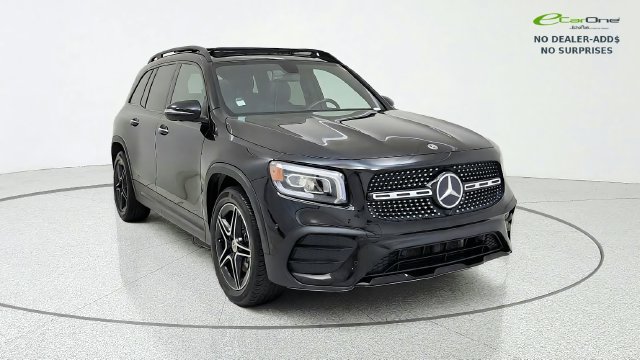 Used 2023 Mercedes-Benz GLB 250 w/ AMG Line image 1