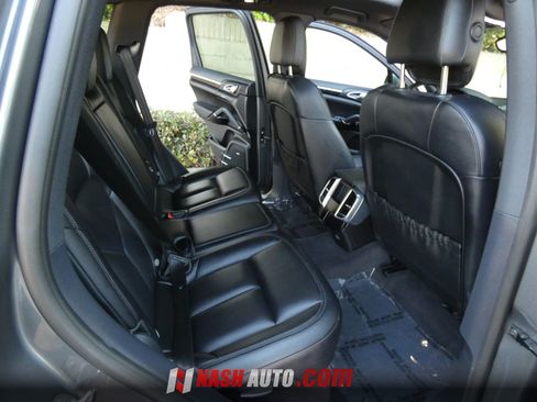 Used 2018 Porsche Cayenne AWD/4WD image 34