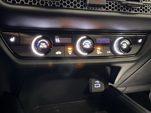 Used 2025 Honda HR-V Sport image 10