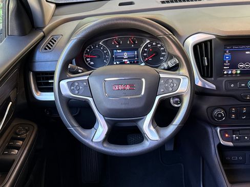 Used 2024 GMC Terrain SLE FWD image 18