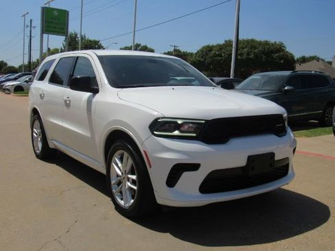 Used 2023 Dodge Durango GT image 4