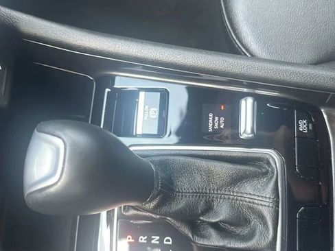 Used 2024 Jeep Compass Latitude image 32