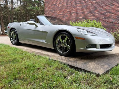 Used 2008 Chevrolet Corvette Convertible w/ Preferred Equipment Group RWD image 30