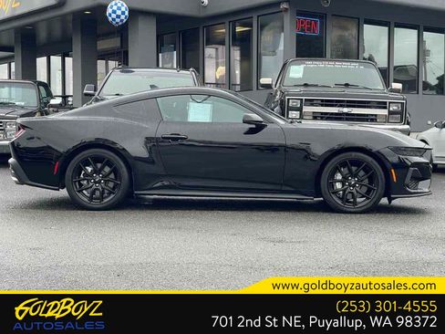 Used 2025 Ford Mustang GT Premium image 3