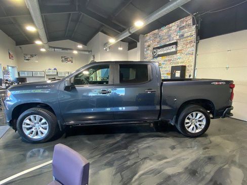 Used 2020 Chevrolet Silverado 1500 Custom w/ Custom Value Package image 3