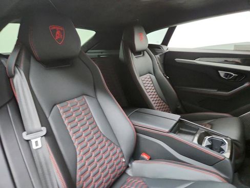 Used 2019 Lamborghini Urus AWD/4WD image 29