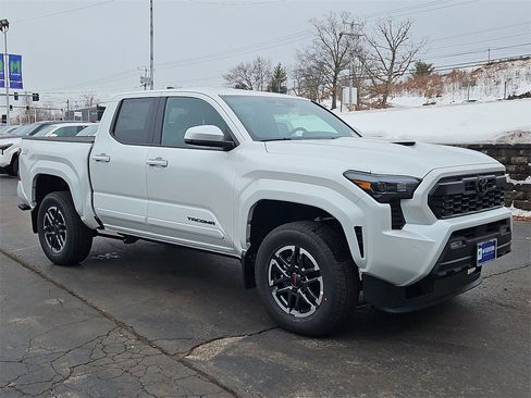 New 2026 Toyota Tacoma TRD Sport image 3