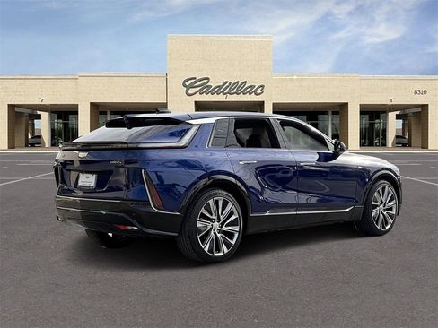 Used 2024 Cadillac Lyriq Luxury w/ Nappa Leather Package image 5