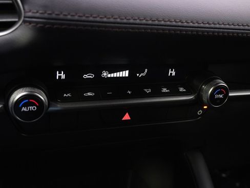 Certified 2025 MAZDA MAZDA3 s Sport image 30