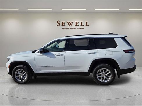 New 2025 Jeep Grand Cherokee L Laredo w/ MOPAR Finishing Package image 2