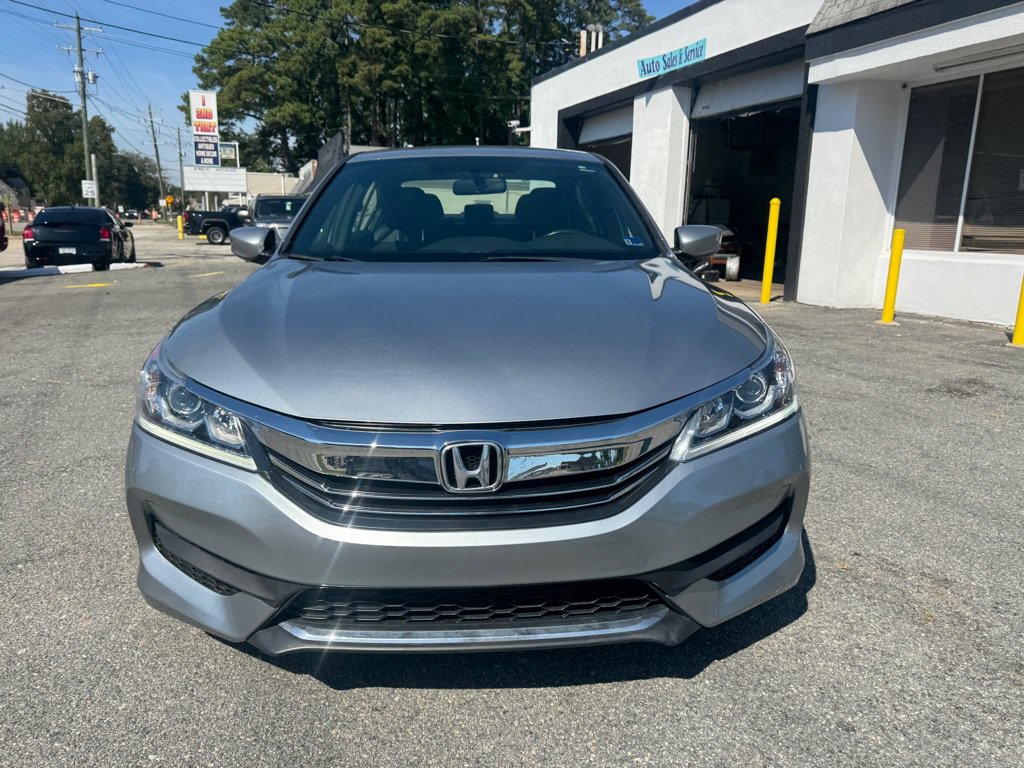 Used 2017 Honda Accord Sport image 3