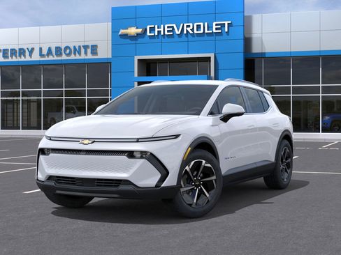 New 2026 Chevrolet Equinox EV LT image 8