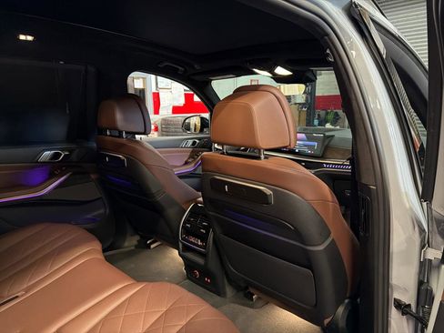 Used 2023 BMW X7 xDrive40i w/ Executive Package image 21