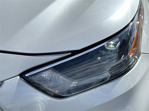 Used 2024 Toyota Highlander XLE image 9