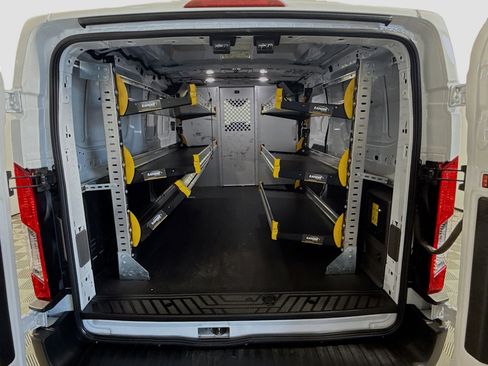 Used 2023 Ford E-Transit Low Roof image 31