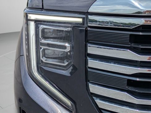 Used 2022 GMC Sierra 1500 SLT w/ SLT Convenience Package AWD/4WD image 28