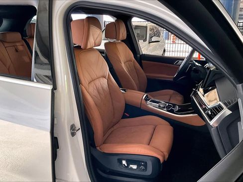 Certified 2026 BMW X5 sDrive40i image 8