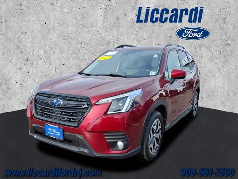 Used 2022 Subaru Forester Premium image 3