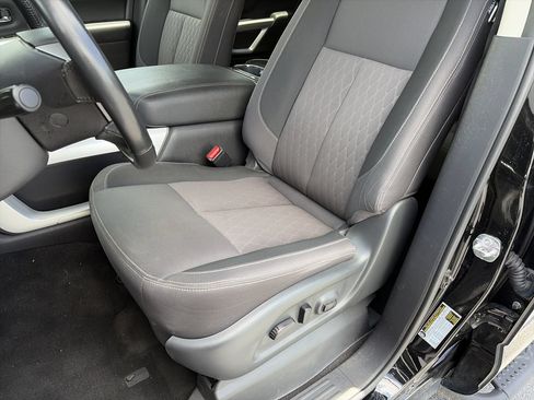 Certified 2024 Nissan Titan SV w/ SV Convenience Package AWD/4WD image 25