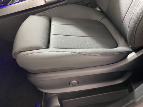 New 2026 Mercedes-Benz GLB 250 4MATIC image 13