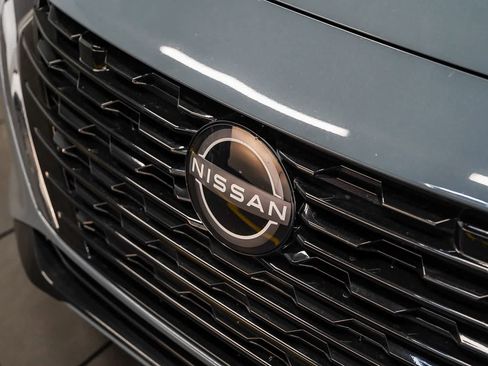 Used 2025 Nissan Sentra SV FWD image 8