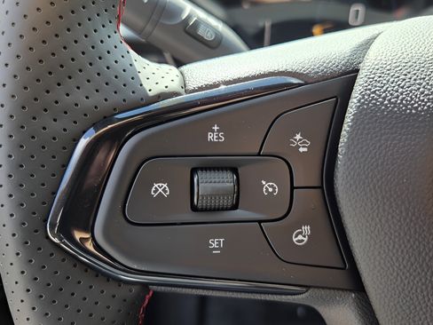 New 2026 Chevrolet Trax RS w/ Sunroof Package FWD image 25