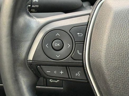 Used 2022 Toyota Venza LE AWD/4WD image 29