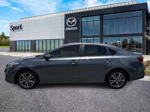 Used 2022 Kia Forte LXS w/ LXS Technology Package FWD image 7
