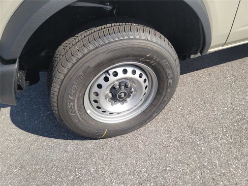 New 2025 Ford Bronco 4-Door image 9