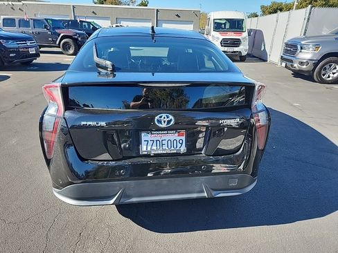 Certified 2017 Toyota Prius Four Touring image 4