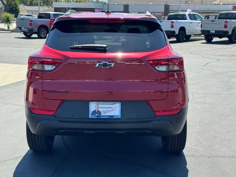 New 2026 Chevrolet TrailBlazer LT w/ Midnight Edition FWD image 5