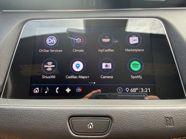 Used 2020 Cadillac XT4 Premium Luxury w/ Enhanced Visibility Package FWD image 33